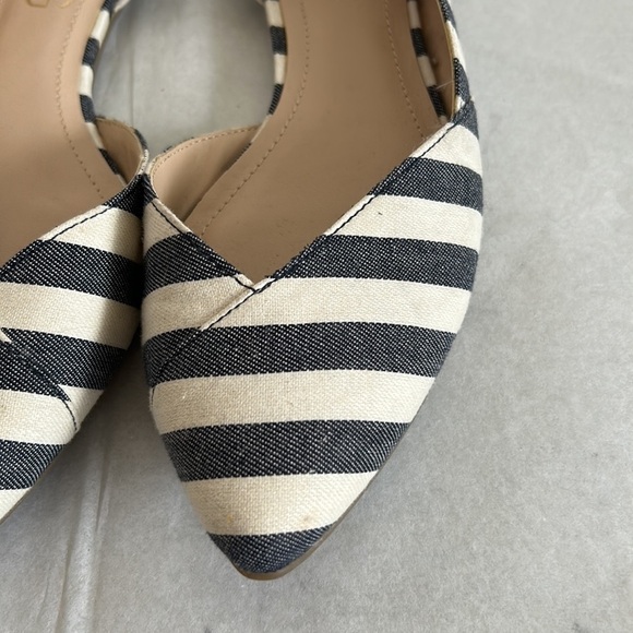 BCBG Paris Annya Flat Navy and White Nautical Stripe Size: 6.5M (36.5) - Picture 4 of 11